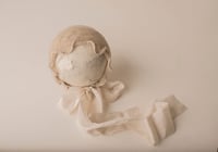 NINA ruffle bonnet