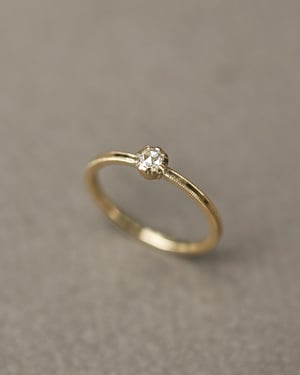 Image of 18ct yellow gold 3.0mm white rose-cut diamond ring (LON159)