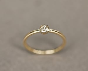 Image of 18ct yellow gold 3.0mm white rose-cut diamond ring (LON159)