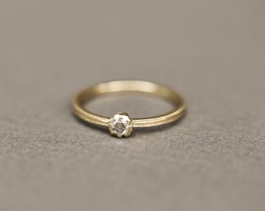 Image of 18ct yellow gold 3.0mm white rose-cut diamond ring (LON159)