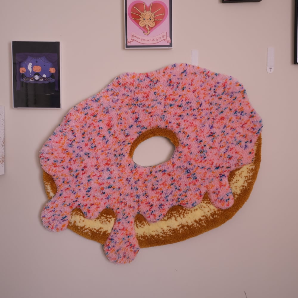 Donut Get Strawberry Sprinkle