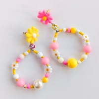 Image 2 of Spring Daisies