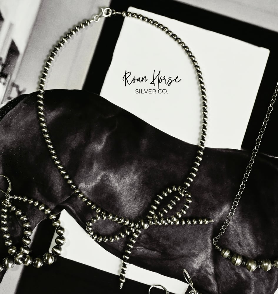 Image of Navajo pearl bow necklace