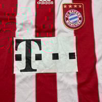 Image 3 of Bayern Munich Home Shirt 2010 - 2011 (L)