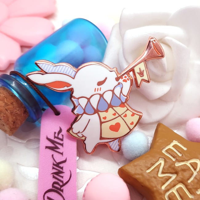 [PREORDER]✦White Rabbit enamel pin✦