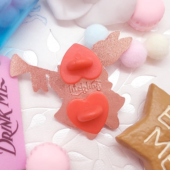 [PREORDER]✦White Rabbit enamel pin✦