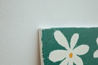 Image 3 of lienzo margaritas.