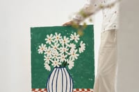 Image 2 of lienzo florero margaritas I