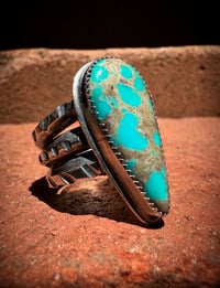 Image 1 of WL&A Handmade Heavy Ingot Old Style Split Band Spotted Pilot Mtn Turquoise Ring - Size 7