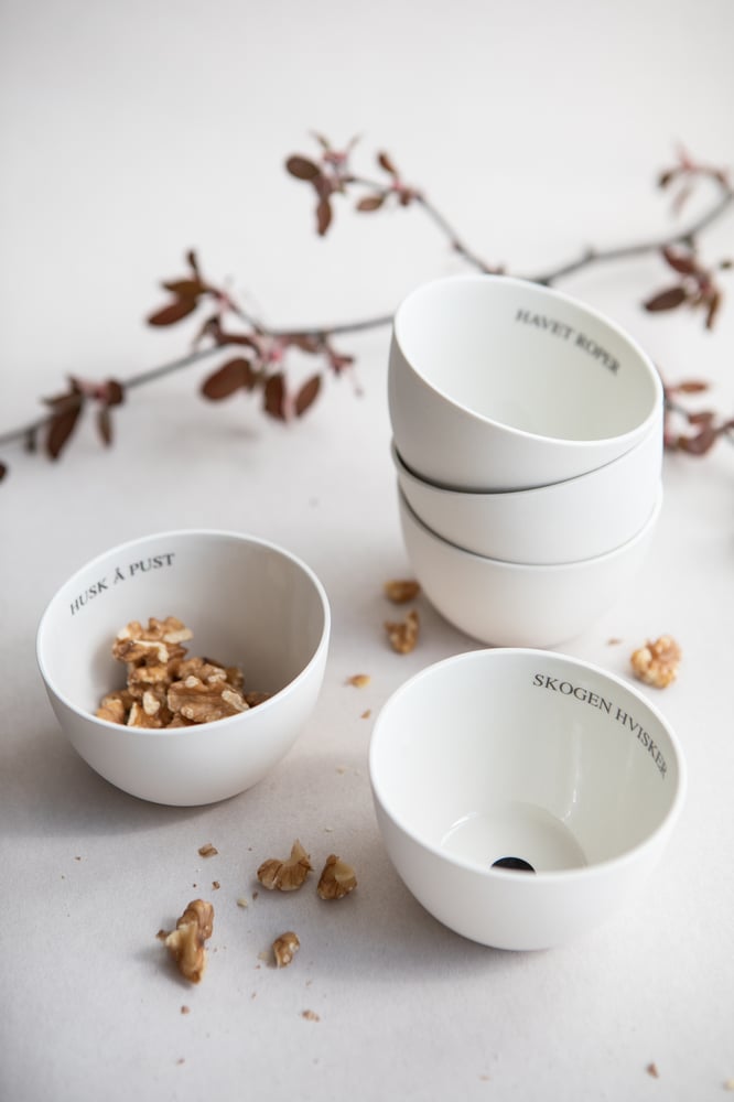 Image of Skål med tekst HUSK Å PUST