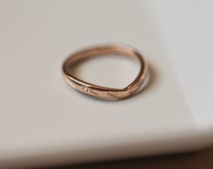 Image of 18ct rose gold, 2mm, Barleycorn design wishbone ring