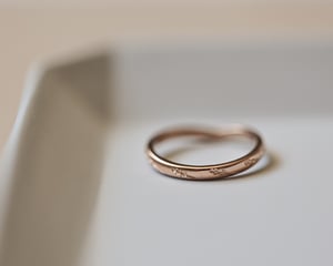 Image of 18ct rose gold, 2mm, Barleycorn design wishbone ring