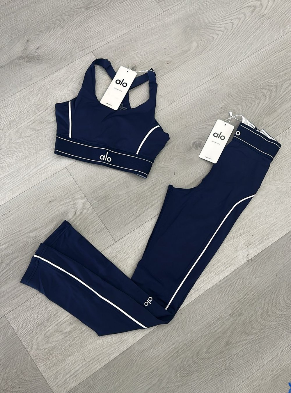 Image of A L O set-new