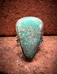 Image 2 of WL&A Handmade Heavy Ingot Old Style Split Band Minty Broken Arrow Turquoise Ring - Size 11