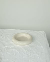 Image 8 of Chunky Plate in Ivory Gloss
