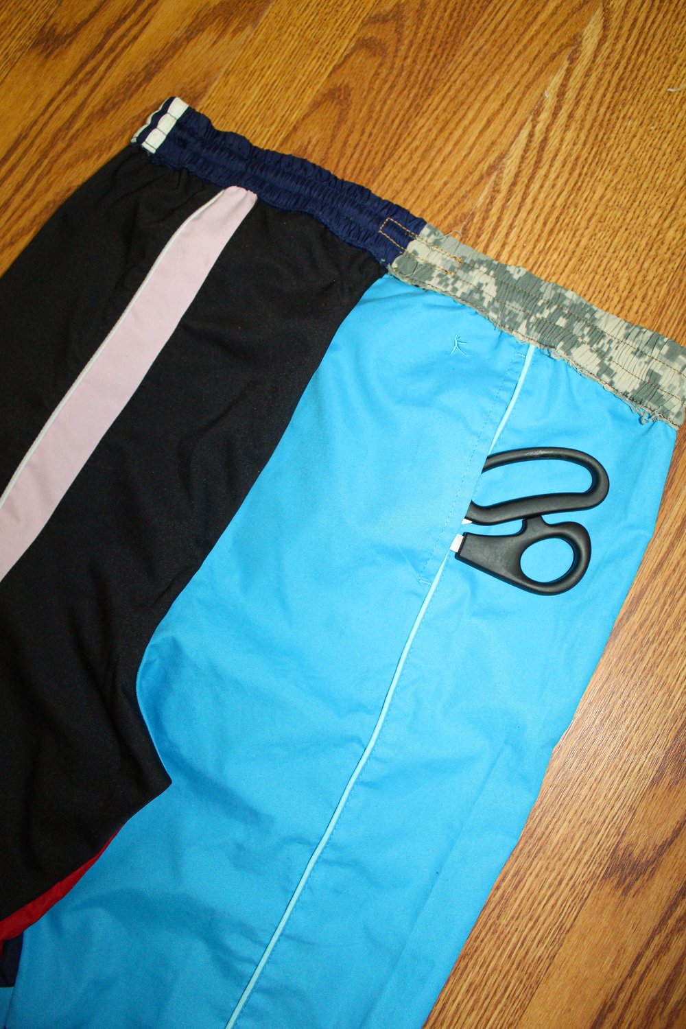 TOO MANY STRIPES JOGGER (S)