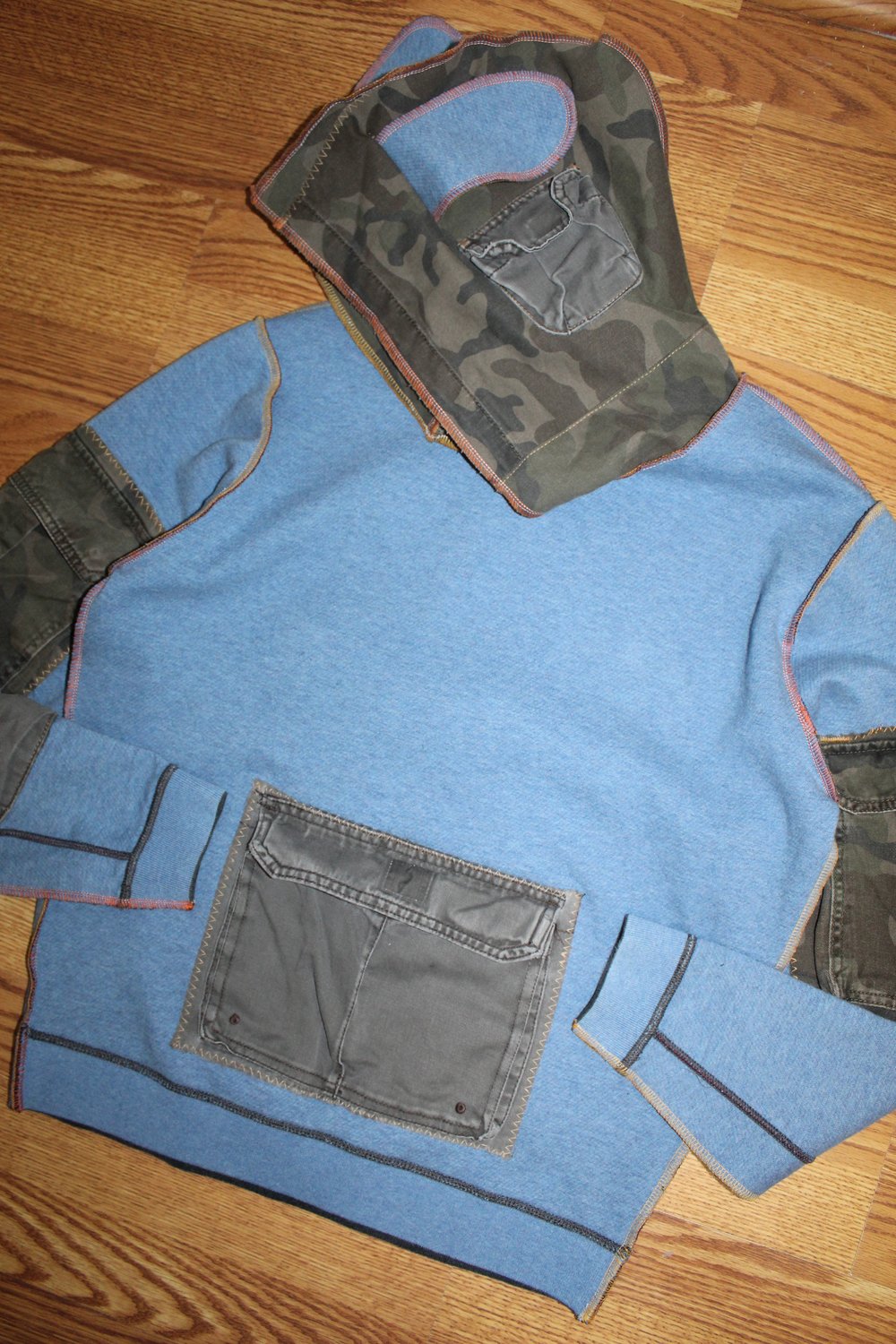 CAMO CARGO BEAR HOODIE (S/M)