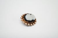 Image 4 of Early Victorian 18k Yellow Gold, Hardstone Agate Cameo - Lovely Lady in Profile Cameo Brooch or P...