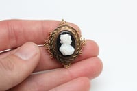 Image 7 of Antique 14k Yellow Gold, Hardstone Agate Cameo - Lovely Lady in Profile Cameo Brooch or Pin