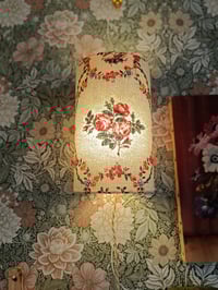 Image 1 of Applique murale cylindrique mémoire fleurie 