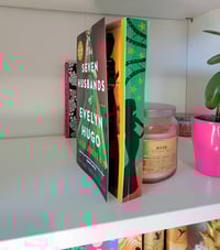 Image 1 of Paperback The Seven Husbands of Evelyn Hugo by Taylor Jenkins Reid