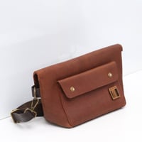 Image 2 of Commuter in textured vintage brown