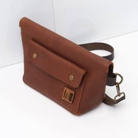 Image 5 of Commuter in textured vintage brown
