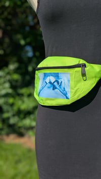 Image 2 of Spread ‘em fanny pack