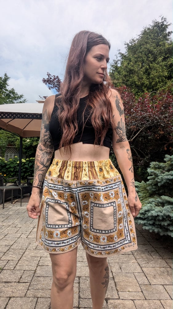 Image of 70s Floral Bandana Shorts - M/L