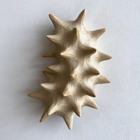 Petite sculpture murale blanche (ptes)