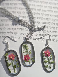 Image 3 of Matching Narcissus Flower Set