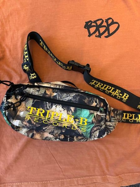 Image of Real Tree Camo Shoulder Bag (Big Bag) *LAST ONE* 