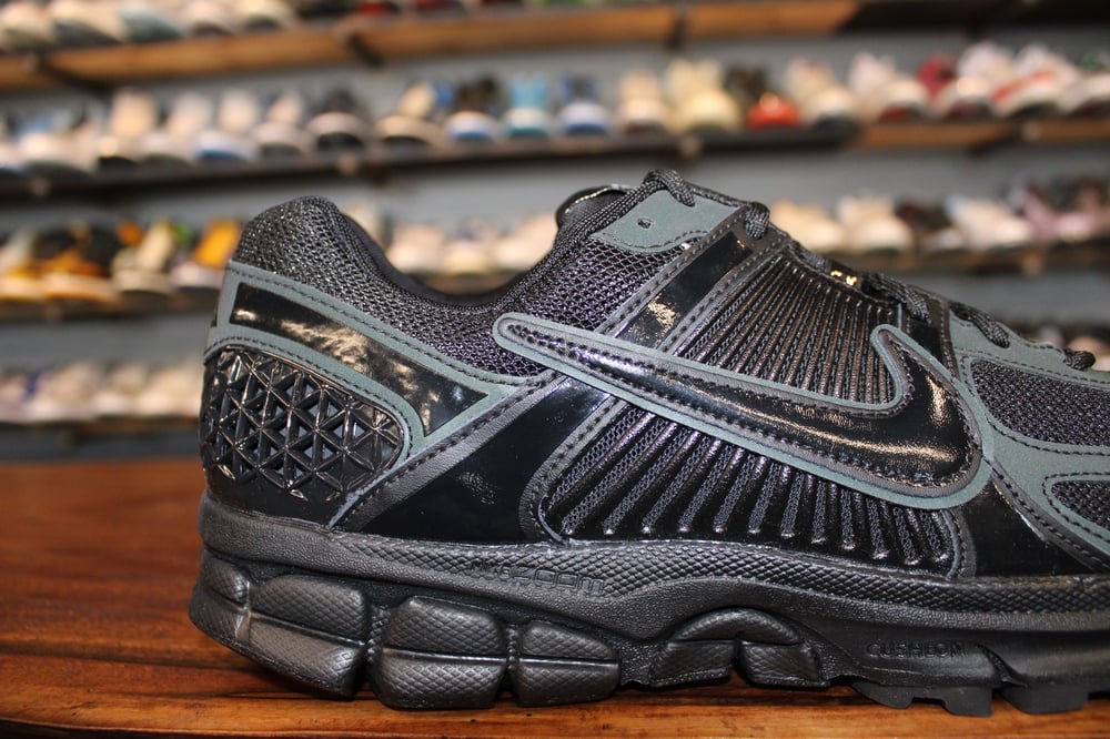 ZOOM VOMERO 5 SP x DOVER STREET MARKET "20TH ANNIVERSARY"