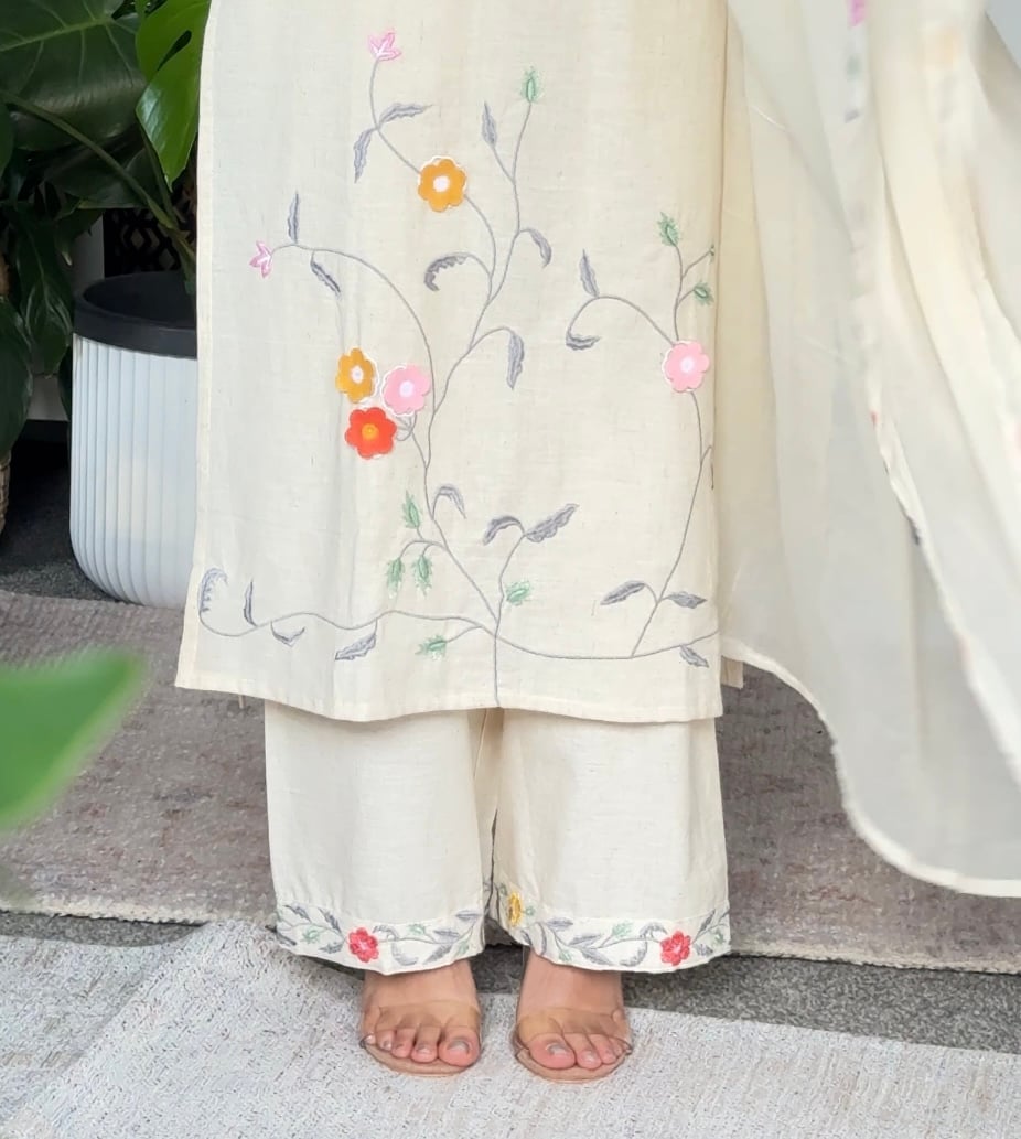 Image of Phoolbari three piece kurtha set 