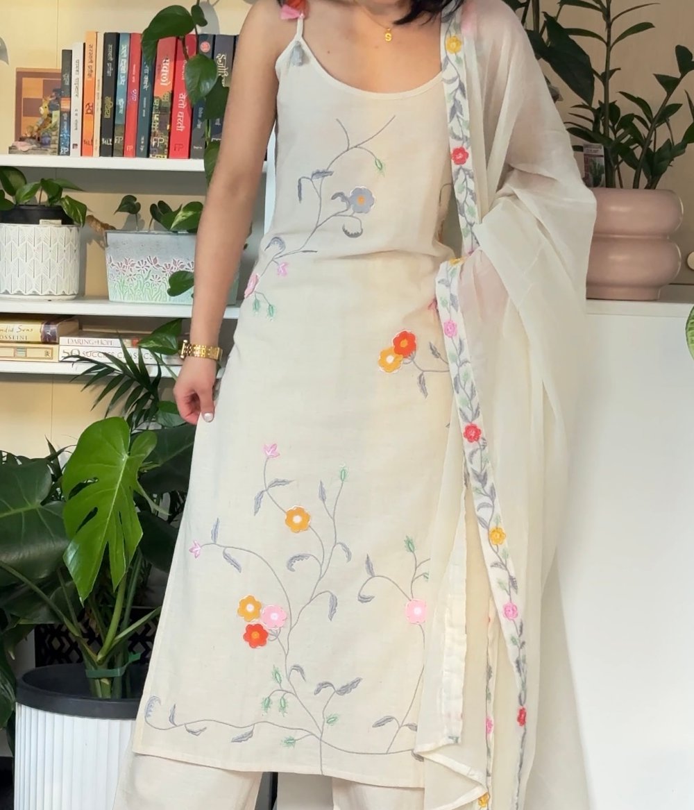 Image of Phoolbari three piece kurtha set 