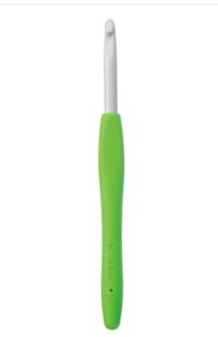 Clover Amour Crochet Hook with Rubber Easy Comfort Handle Size K Hook 6.5mm
