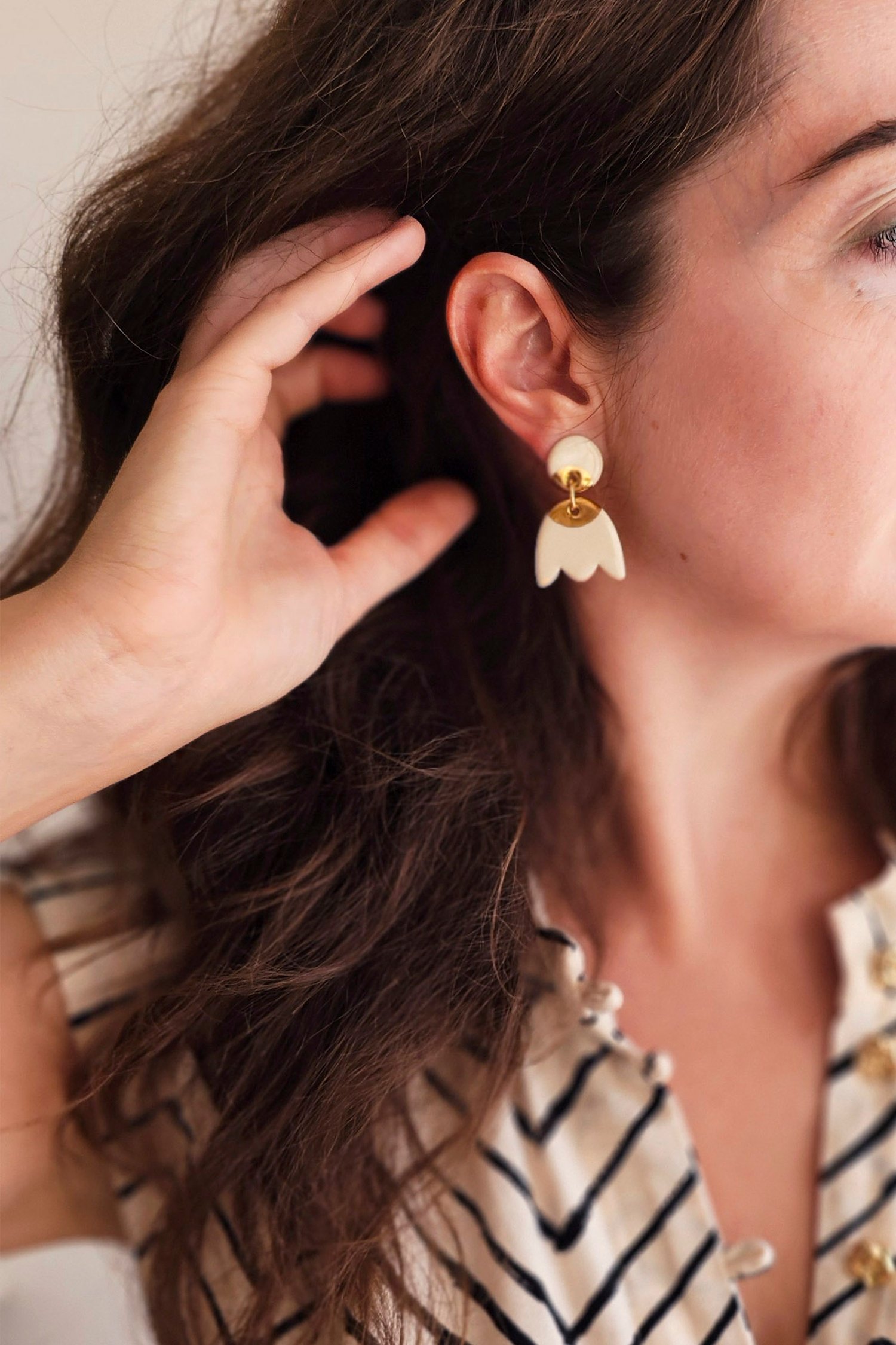 Image of TULIP Beige Earrings