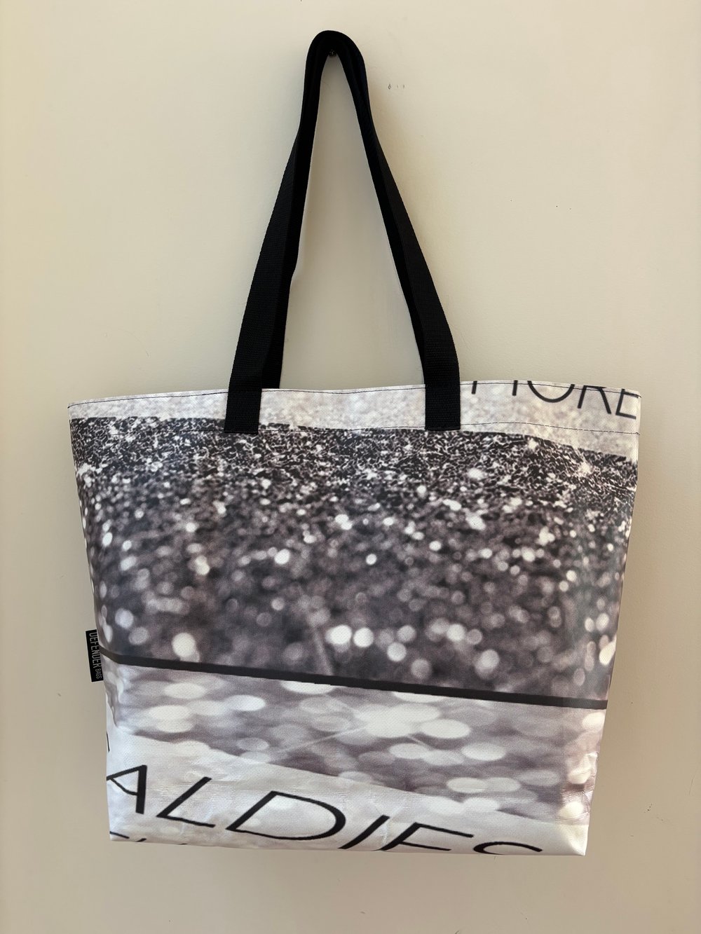 Image of Shopper - Gravel