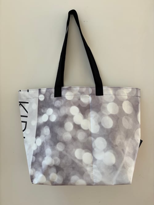 Image of Shopper - black stripe