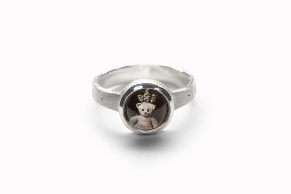 Image of "Worthy of..."  teddy-bear’s silver ring with photo and rock crystal   · DIGNUS ADORARI ·