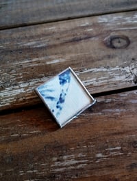 Image 1 of Pin's serti orchidées