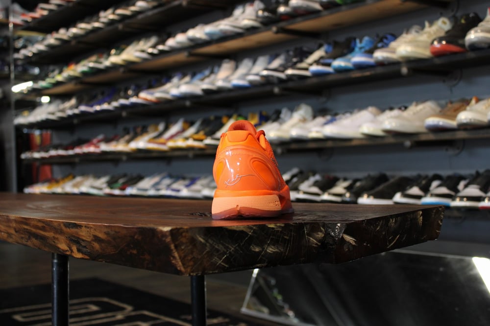 KOBE VI (6) PROTRO "TOTAL ORANGE"