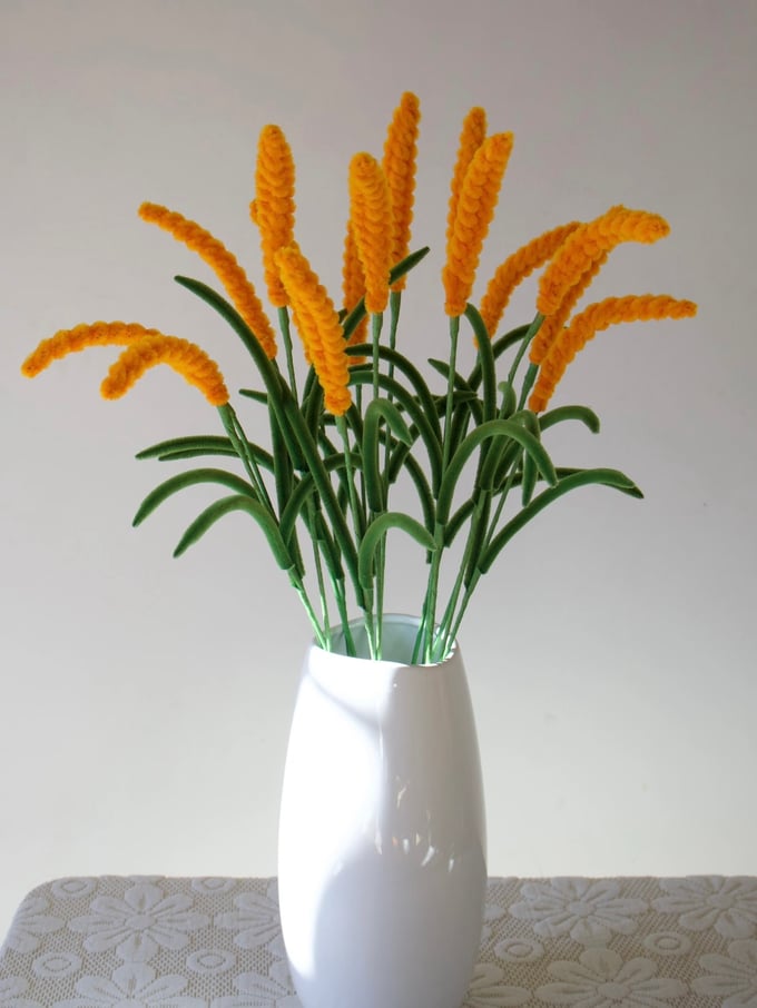 Image of 🌾 Golden Wheat Bouquet – Pipe Cleaner Handmade