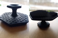 Silicone brush hexagonal for oil cleansing