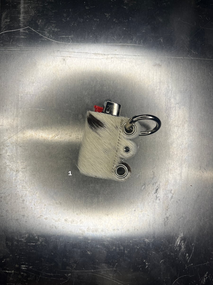 Image of [lighter sleeves]