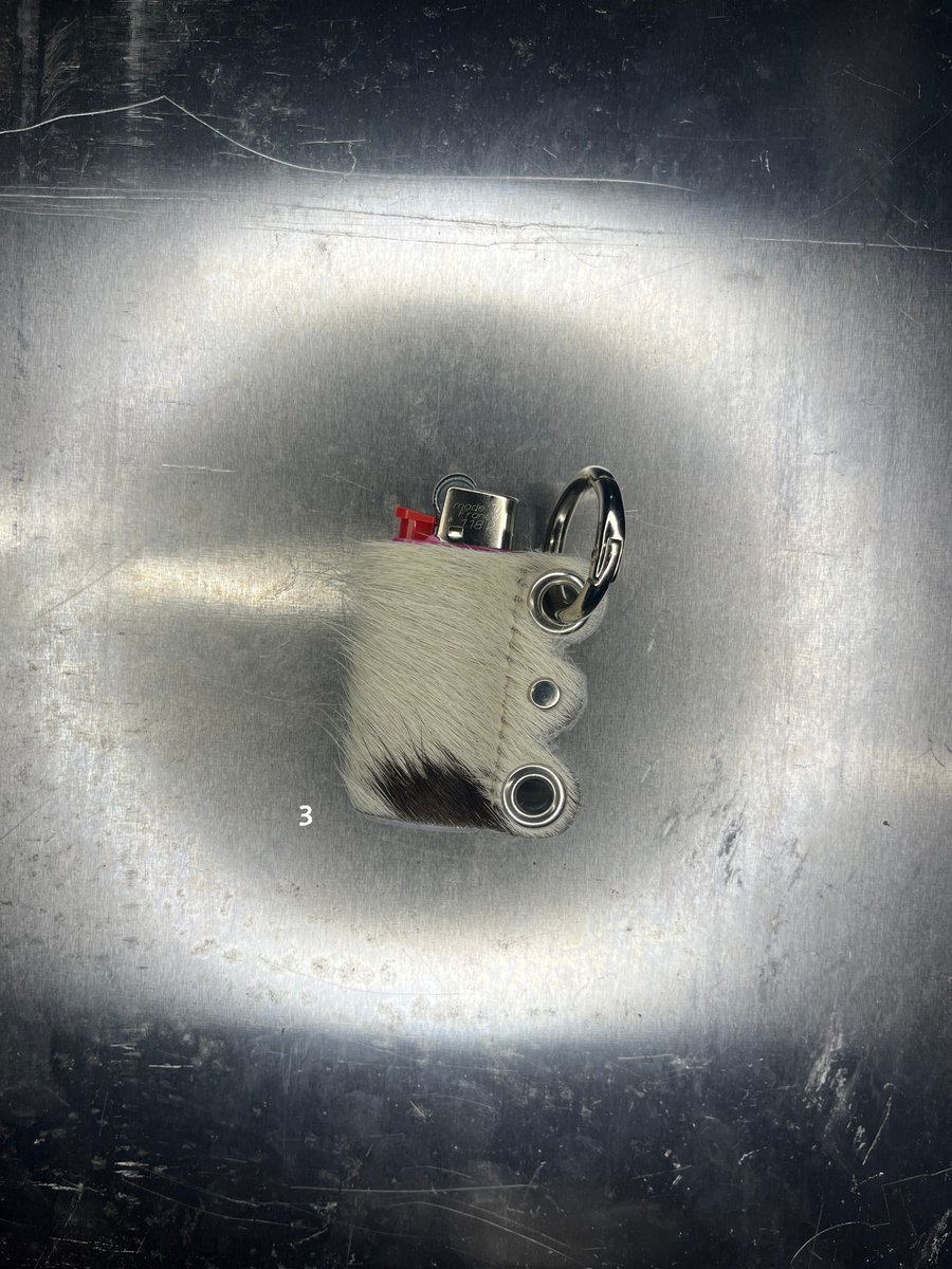 Image of [lighter sleeves]