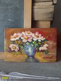 Image 4 of Petite peinture à l'huile sur bois, bouquet dans un vase bleu 