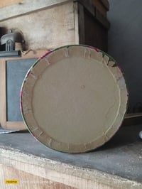 Image 4 of Boite ronde en tissu fleuri 