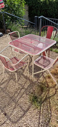 Image 4 of Salon. René Malaval rouge framboise