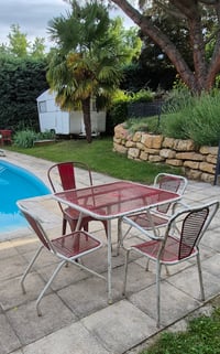 Image 1 of Salon. René Malaval rouge framboise